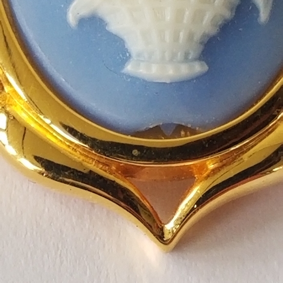 Relisted -Vintage flower blue cameo brooch pendant gold pin - Picture 12 of 12